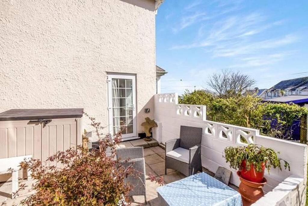 Sunrise! ~ 2 Bedrooms, Garden, Parking, Sea Views St Ives Dış mekan fotoğraf