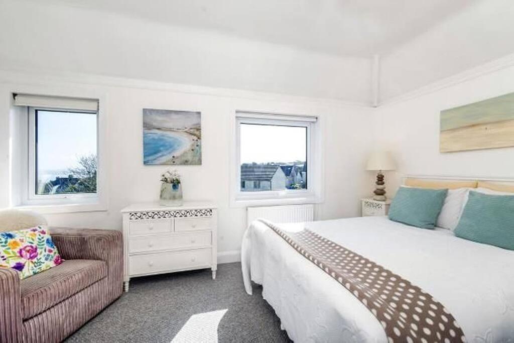 Sunrise! ~ 2 Bedrooms, Garden, Parking, Sea Views St Ives Dış mekan fotoğraf