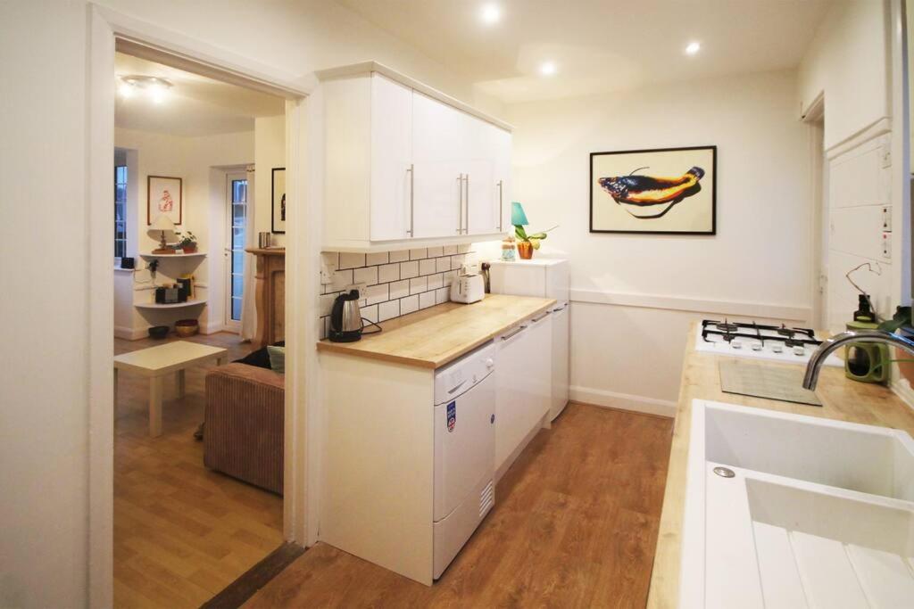 Sunrise! ~ 2 Bedrooms, Garden, Parking, Sea Views St Ives Dış mekan fotoğraf