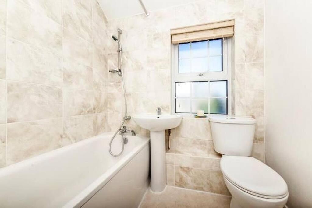 Sunrise! ~ 2 Bedrooms, Garden, Parking, Sea Views St Ives Dış mekan fotoğraf