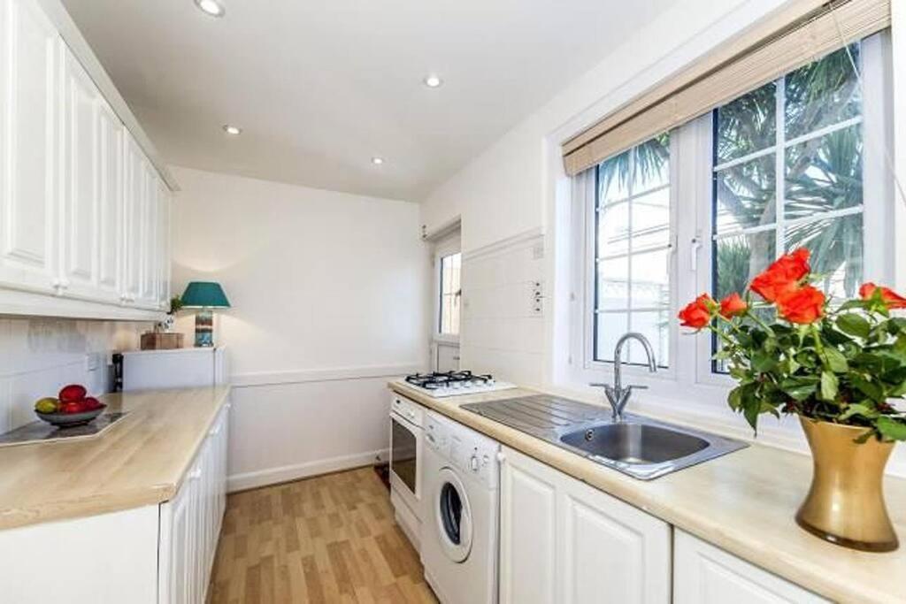 Sunrise! ~ 2 Bedrooms, Garden, Parking, Sea Views St Ives Dış mekan fotoğraf