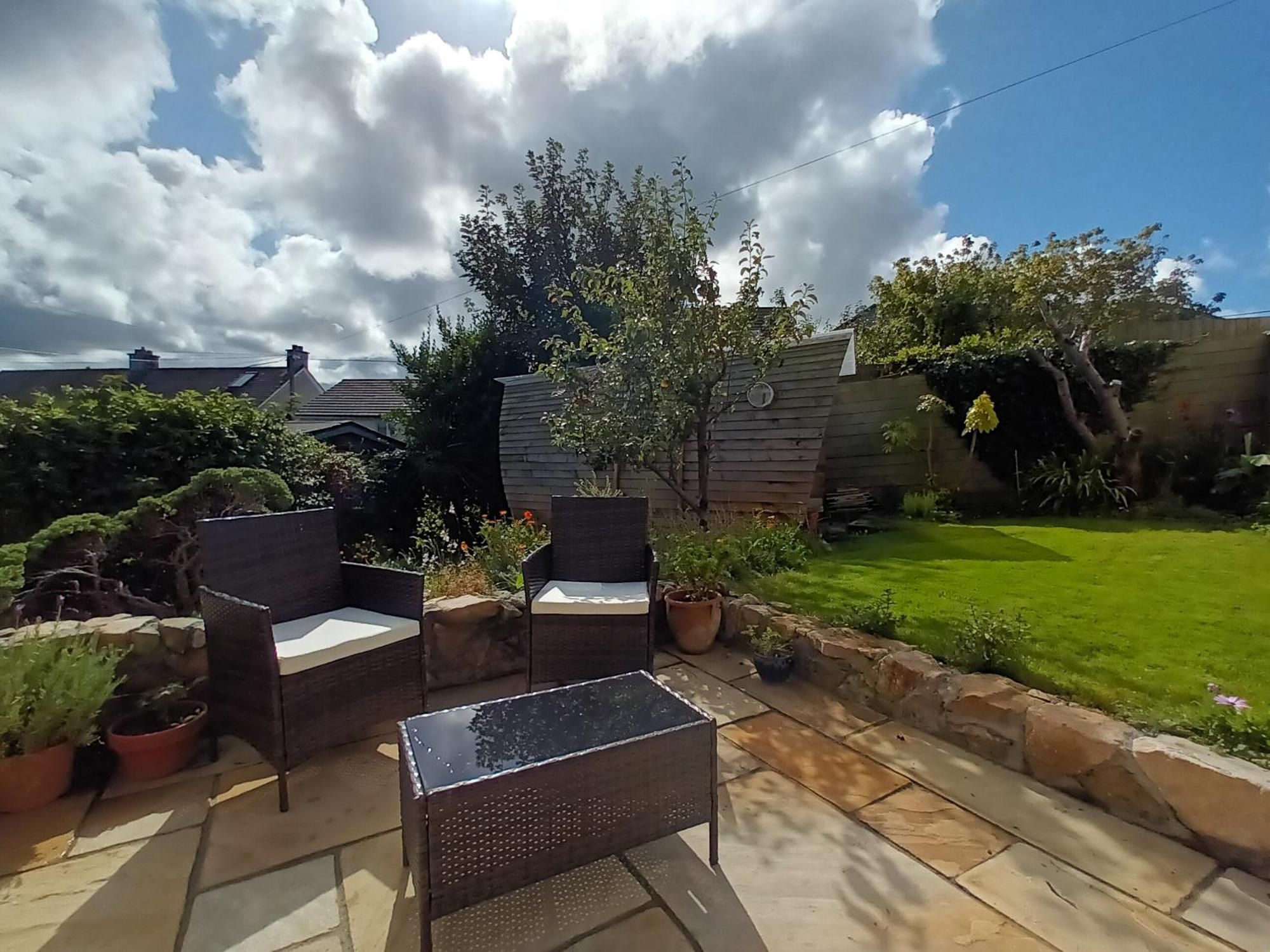 Sunrise! ~ 2 Bedrooms, Garden, Parking, Sea Views St Ives Dış mekan fotoğraf